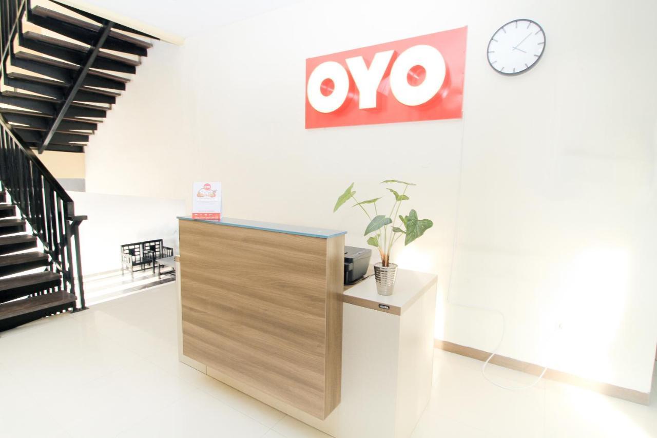 Oyo 204 Blessing Residence Surabaya Exteriör bild