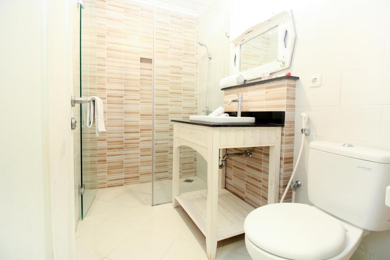 Oyo 204 Blessing Residence Surabaya Exteriör bild